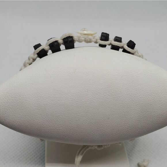 White & Black Shark's Tooth Bracelet - Picture 4 of 4